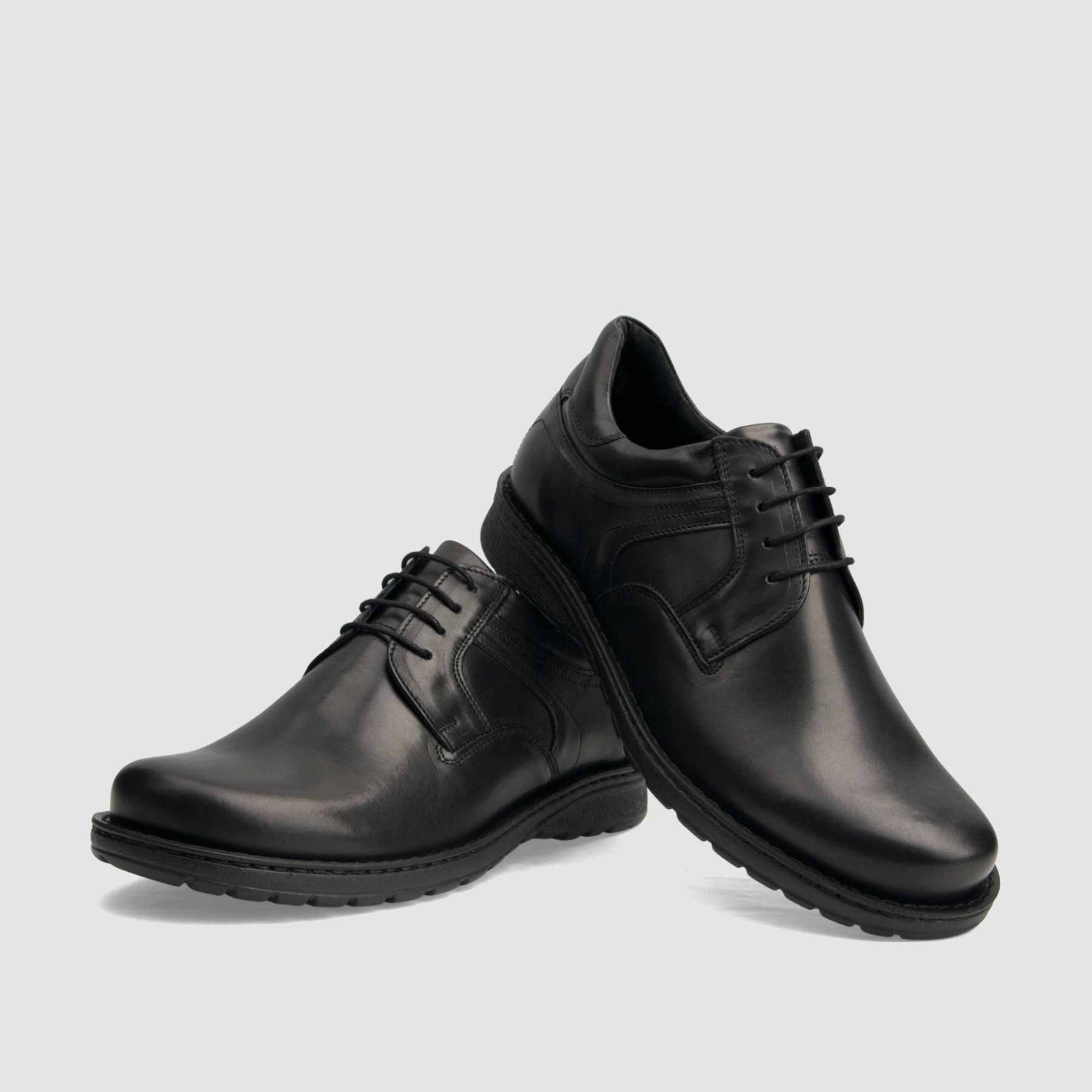 Półbut casual TAPI A-7272 czarna licowa skóra
