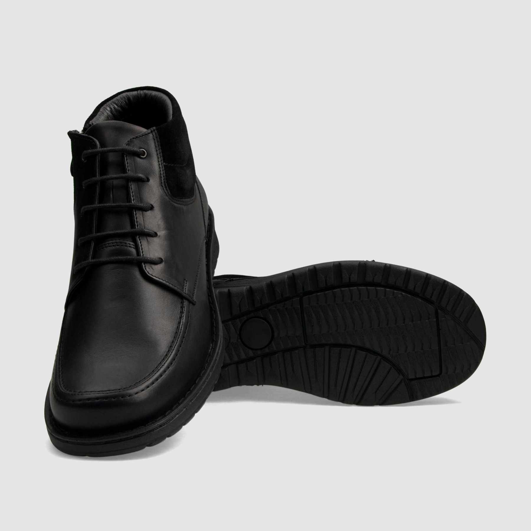 Trzewik casual TAPI B-2468 czarna licowa skóra