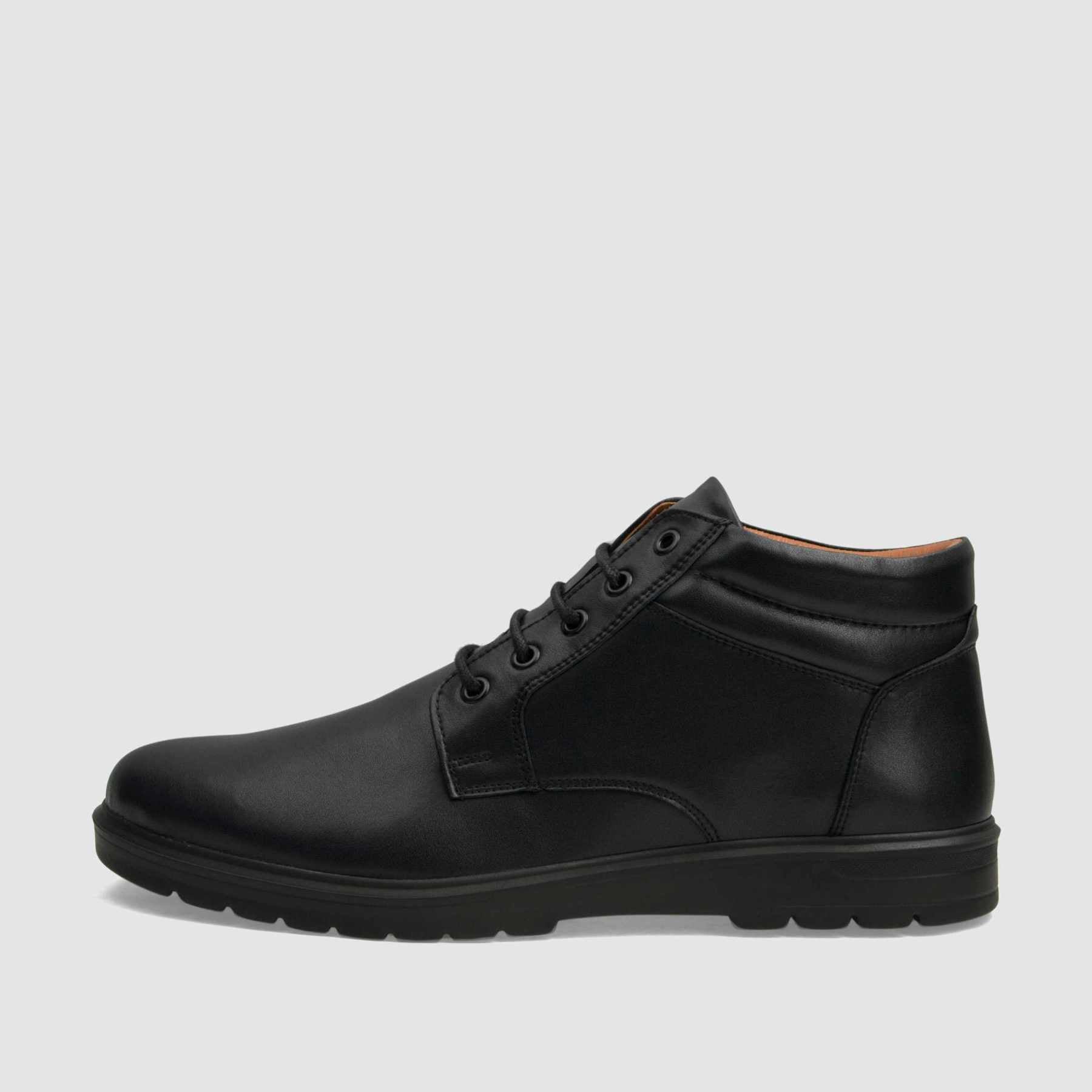 Trzewik casual TAPI B-2481 czarna licowa skóra