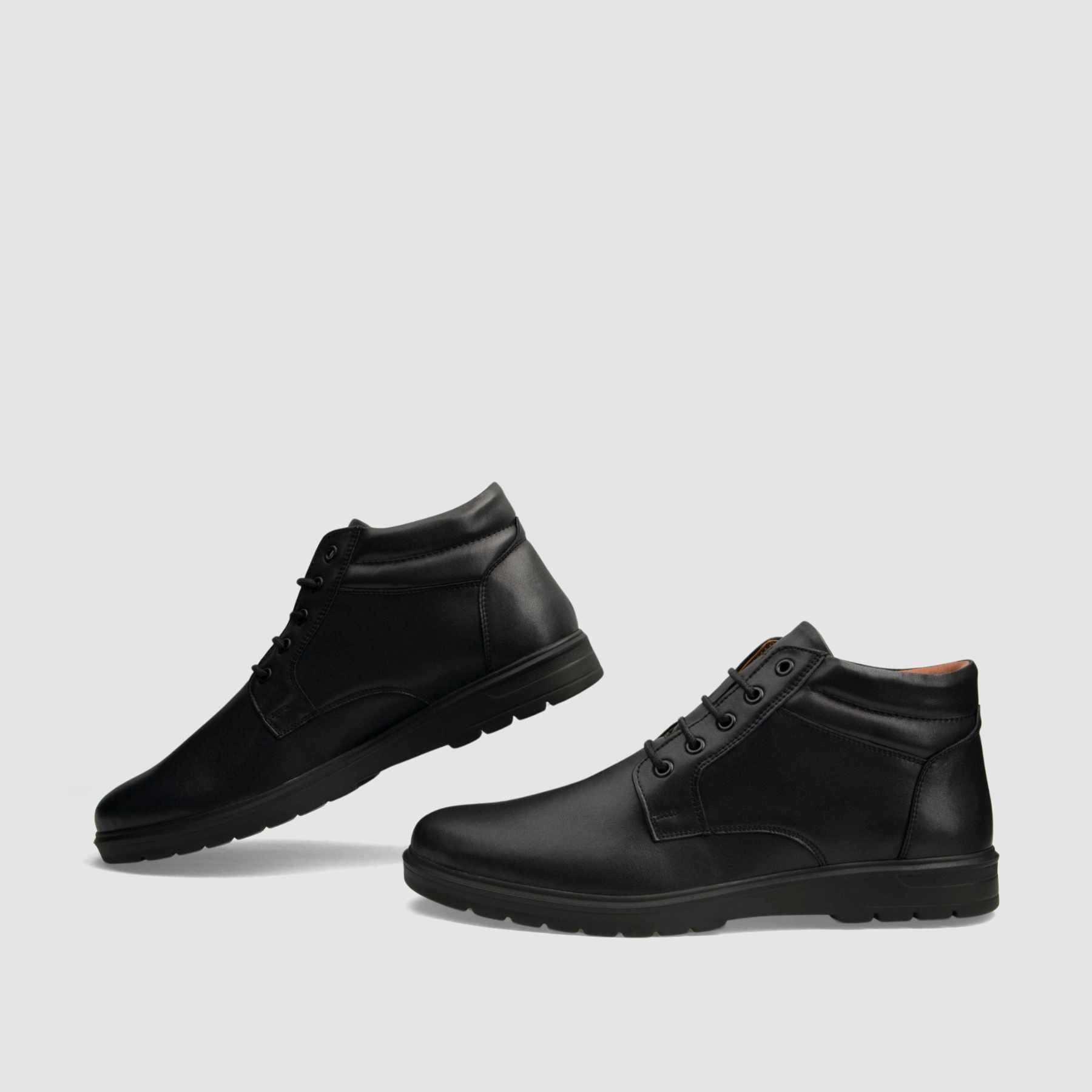 Trzewik casual TAPI B-2481 czarna licowa skóra