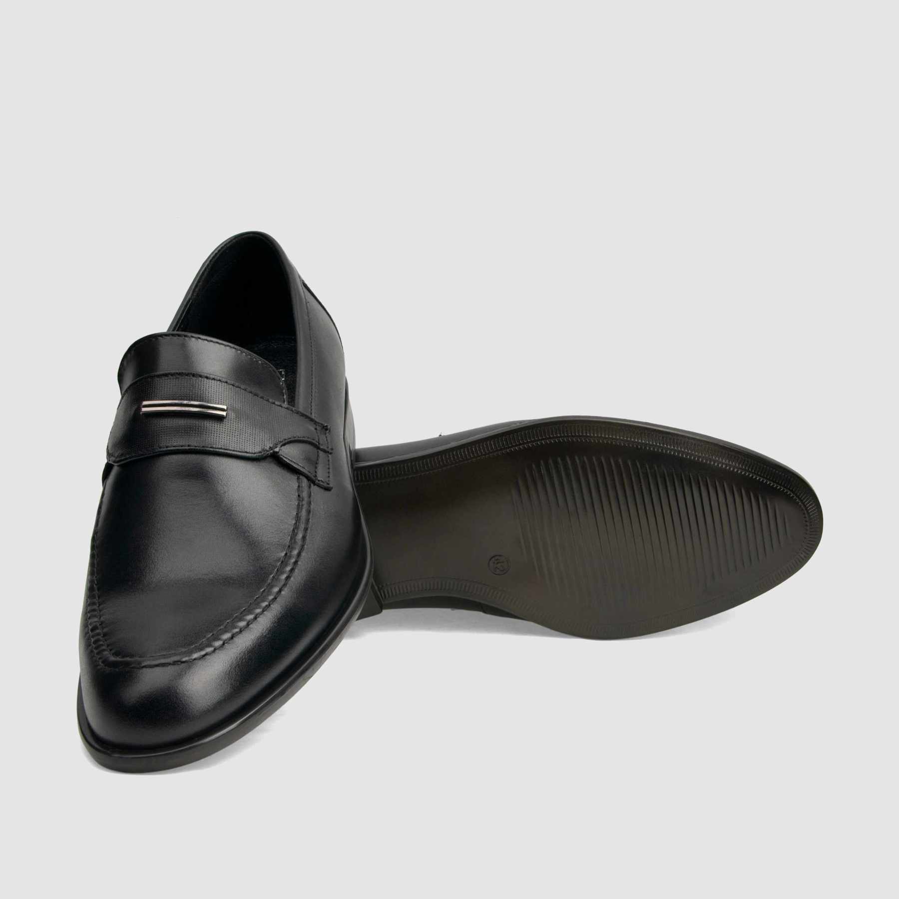 Półbut wizytowy TAPI B-6751 czarna licowa skóra - loafers
