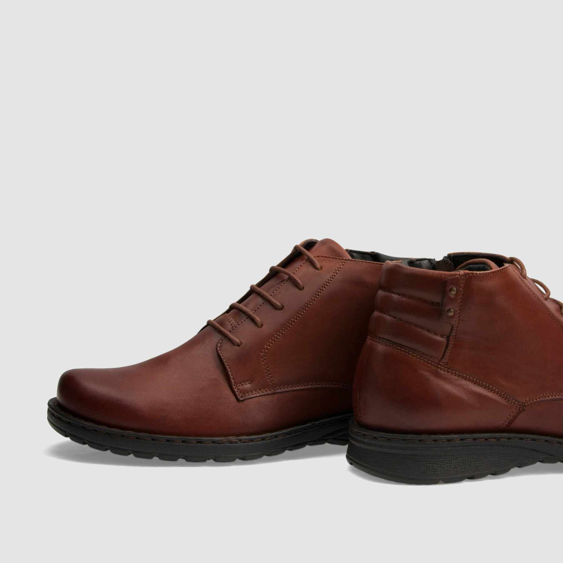 Trzewik casual TAPI E-2466 brązowa licowa skóra