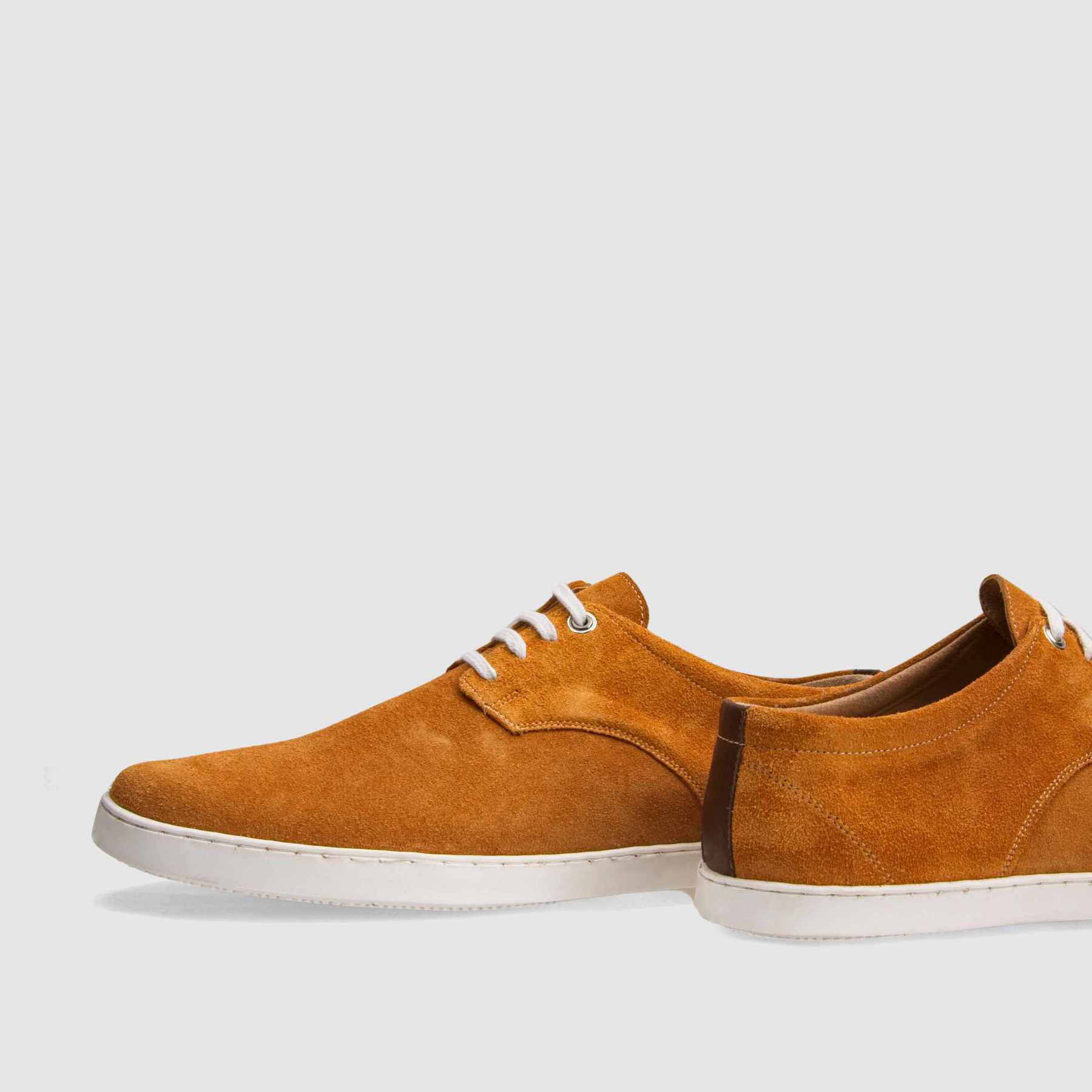 Trampki TAPI E-6580 miodowa skóra welur