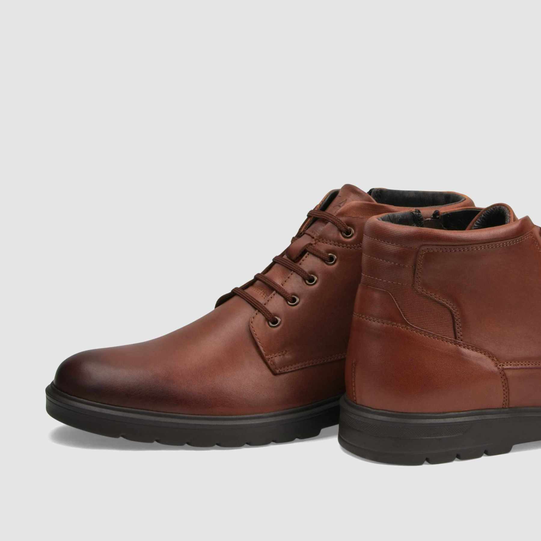 Trzewik casual TAPI H-2483 brązowa licowa skora