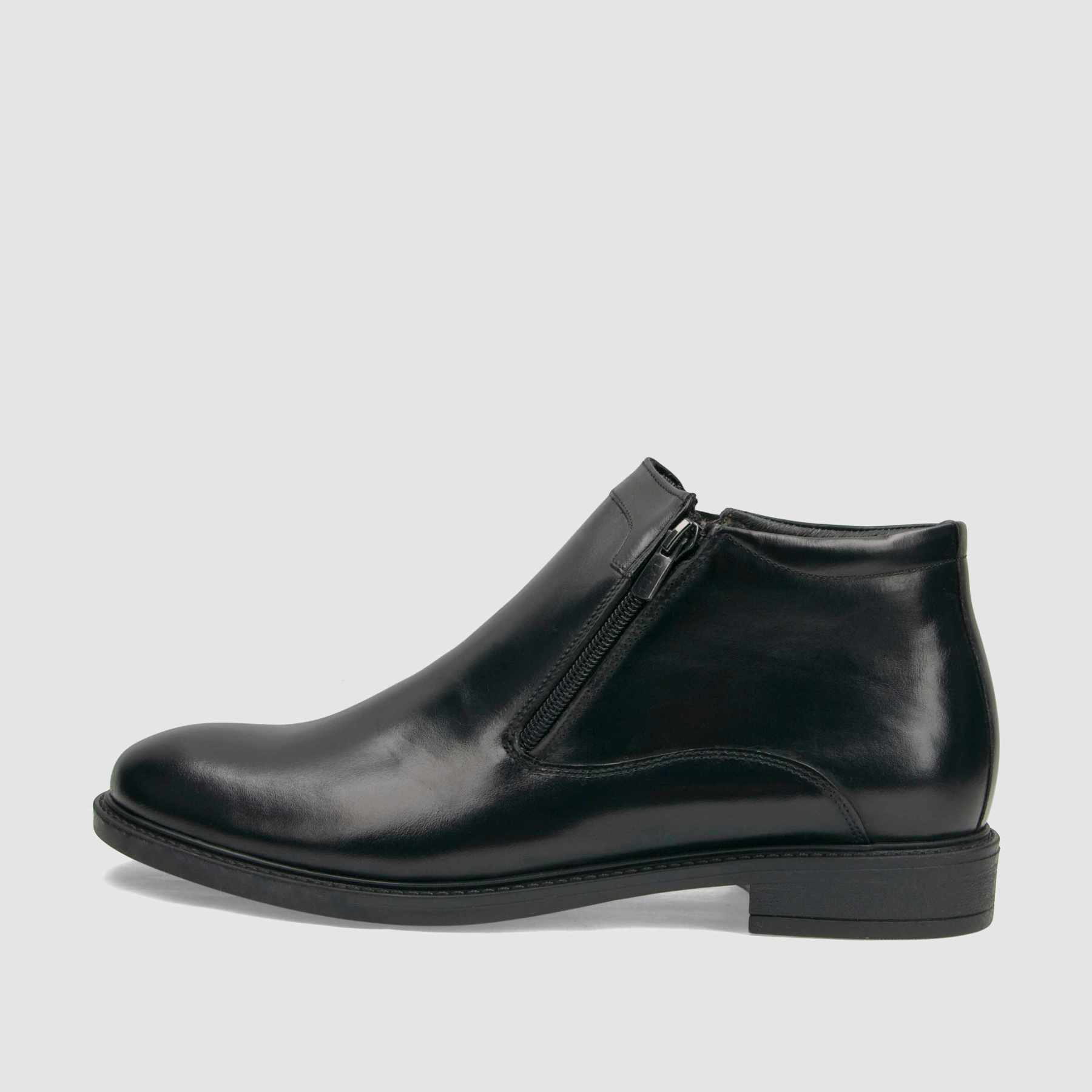 Trzewik wizytowy TAPI U-2384 czarny ocieplany futrem z barana