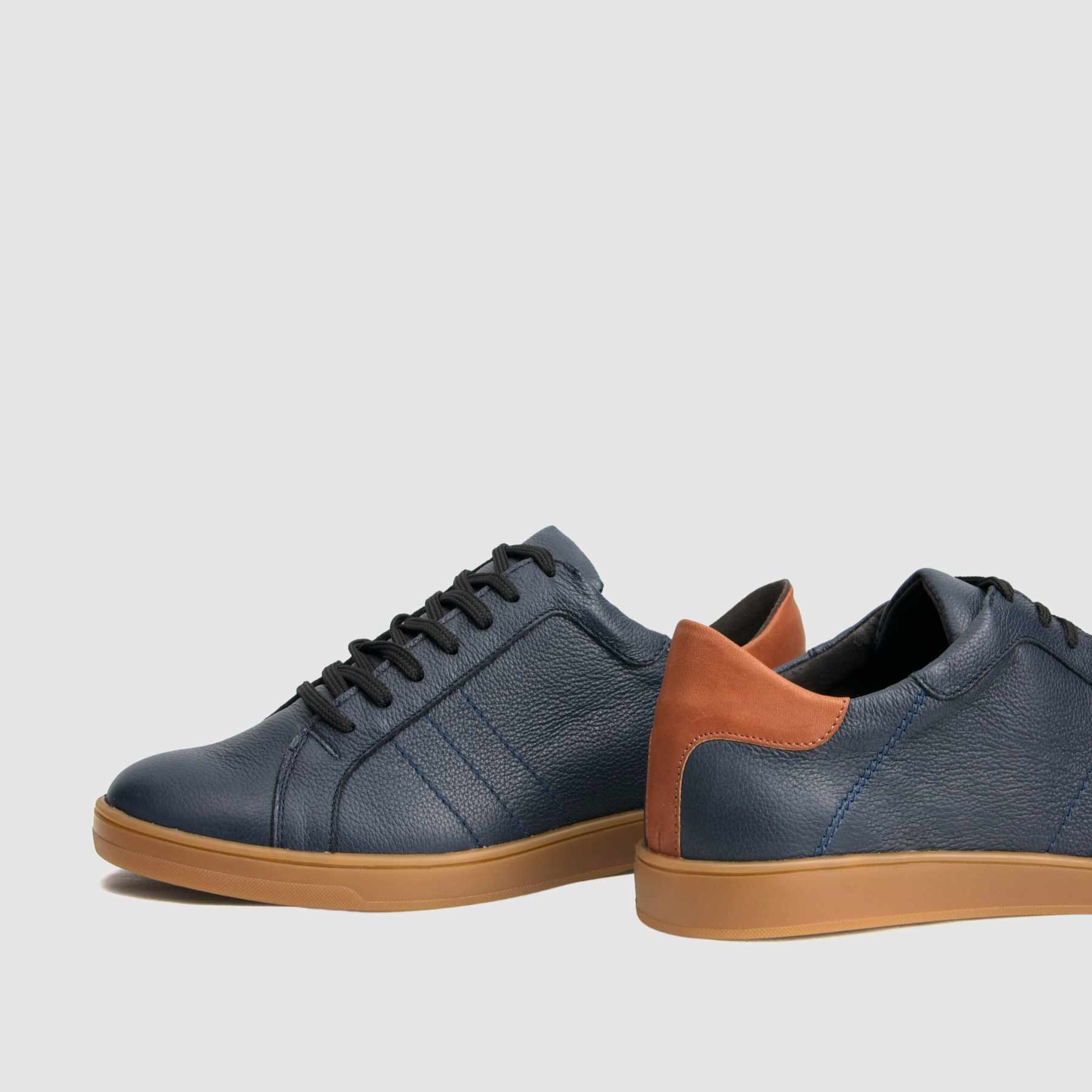 Trampki TAPI A-7263 granatowa licowa skóra