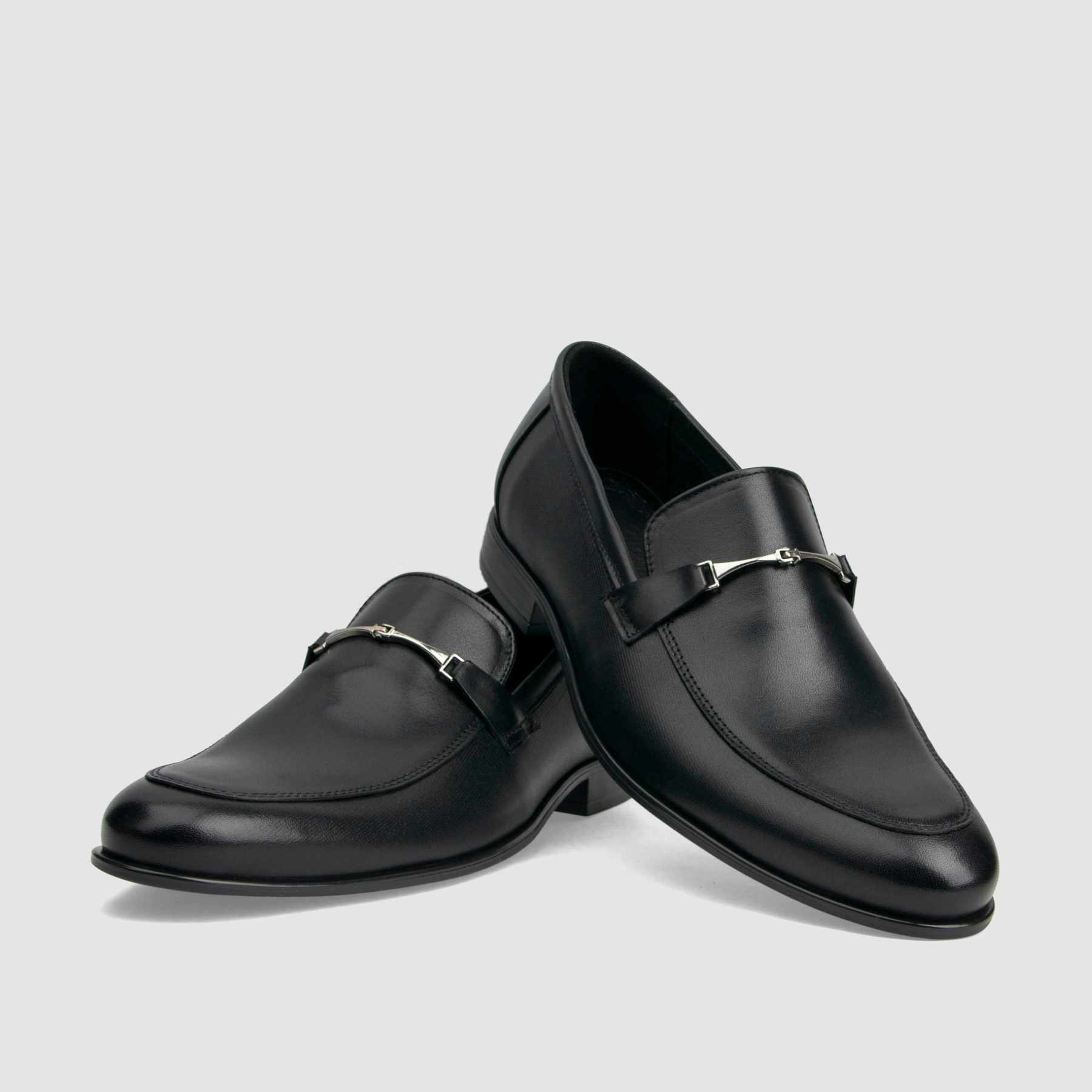 Loafers TAPI A-7358 czarna licowa skóra