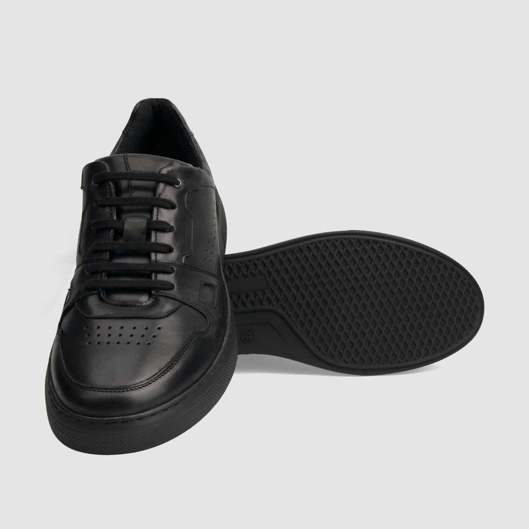 TAPI sneakers F-7364 black smooth leather