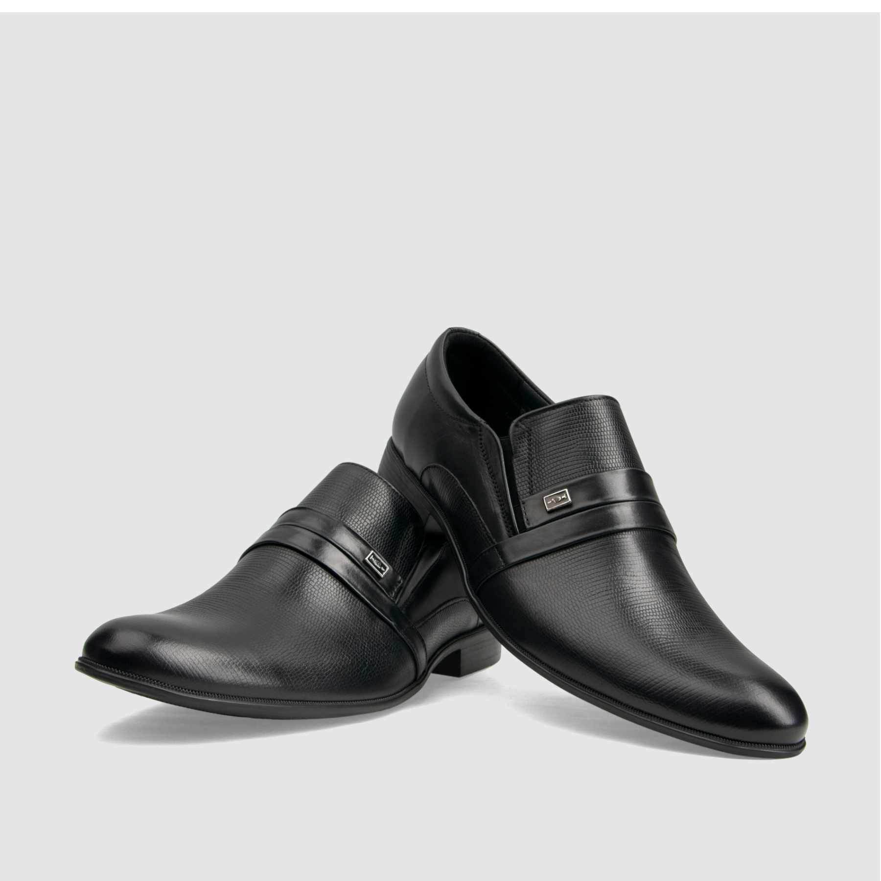 Formal shoe TAPI U-4318 black smooth leather with embossing