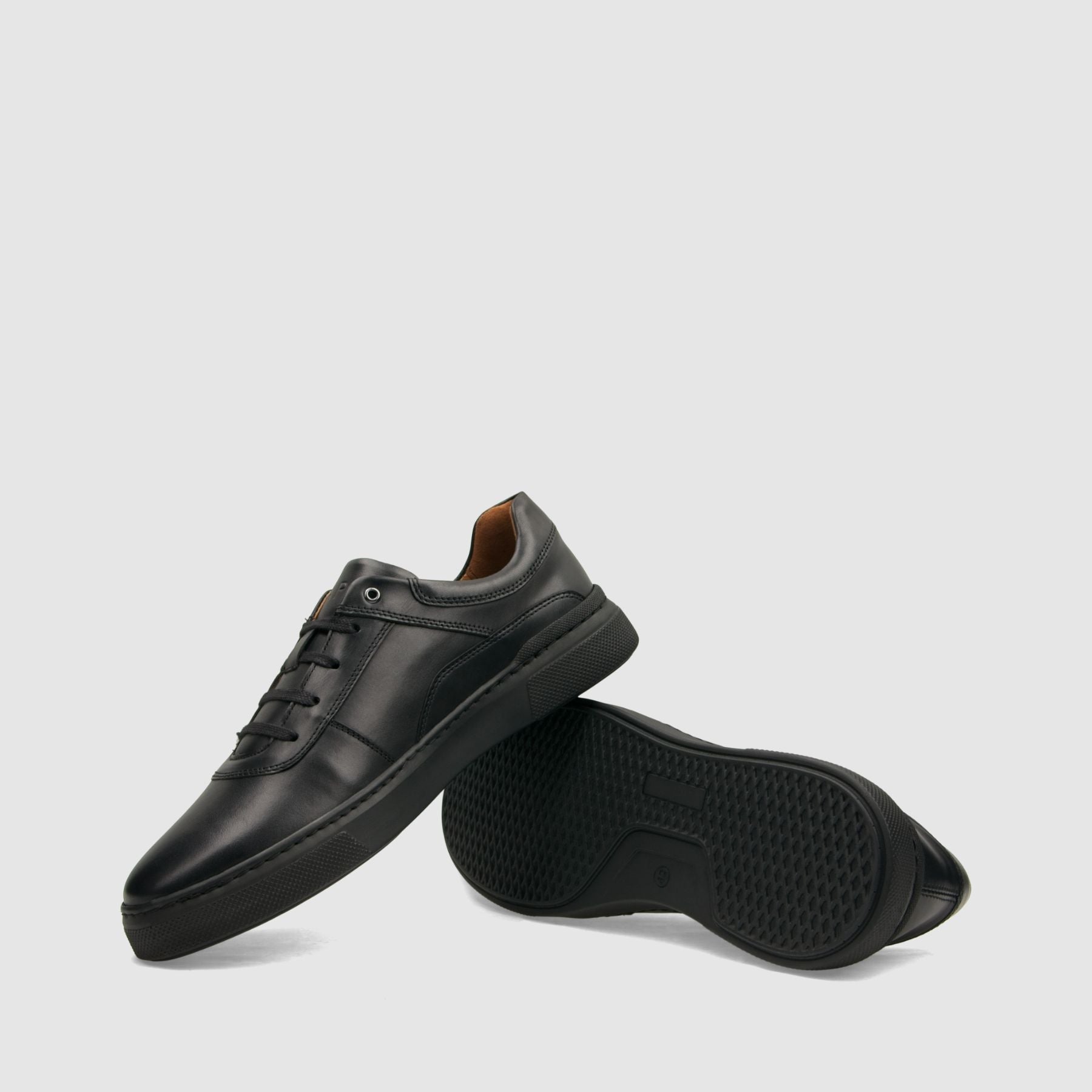 Trampki TAPI E - 7404 czarna licowa skóra - TAPI nero - Trampki - Czarny - 7